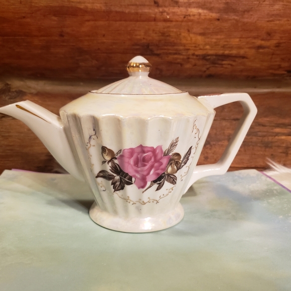 Other - Beautiful iridescent teapot Japan